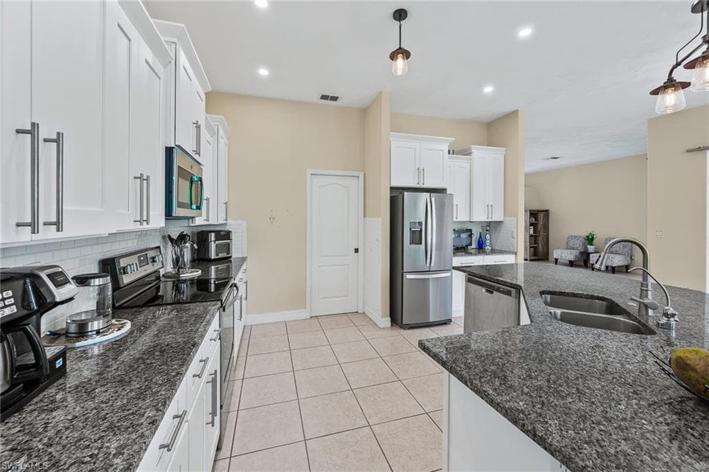 6817 Eagle ST, FORT MYERS FL 33966-14