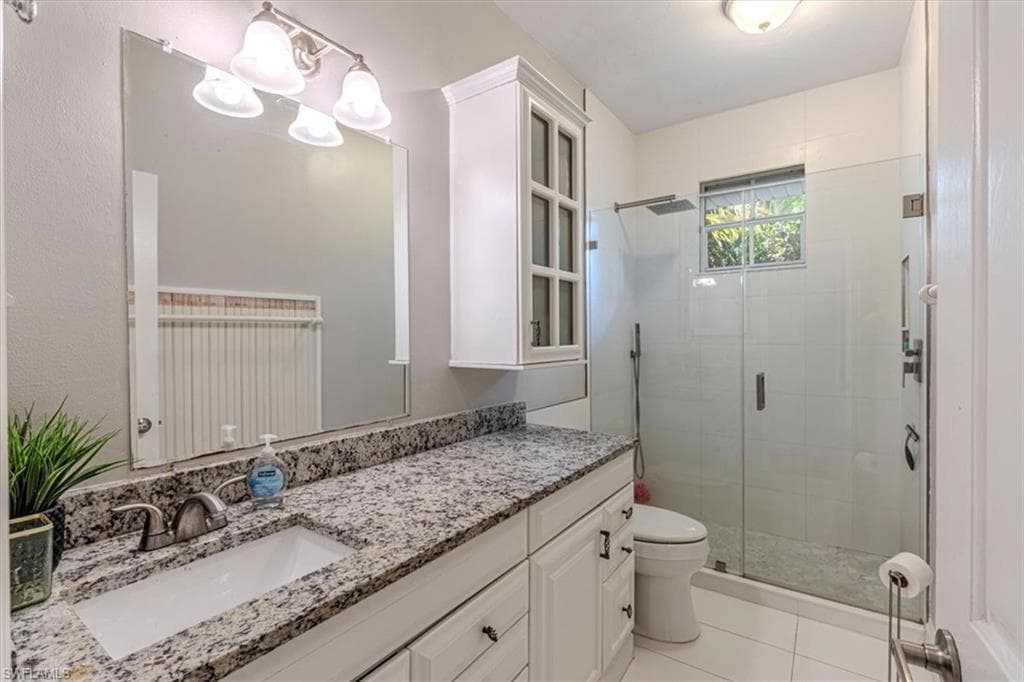 3618 Cottage Club LN, NAPLES FL 34105-9