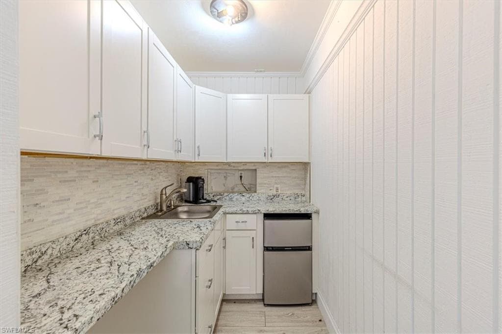 3618 Cottage Club LN, NAPLES FL 34105-10