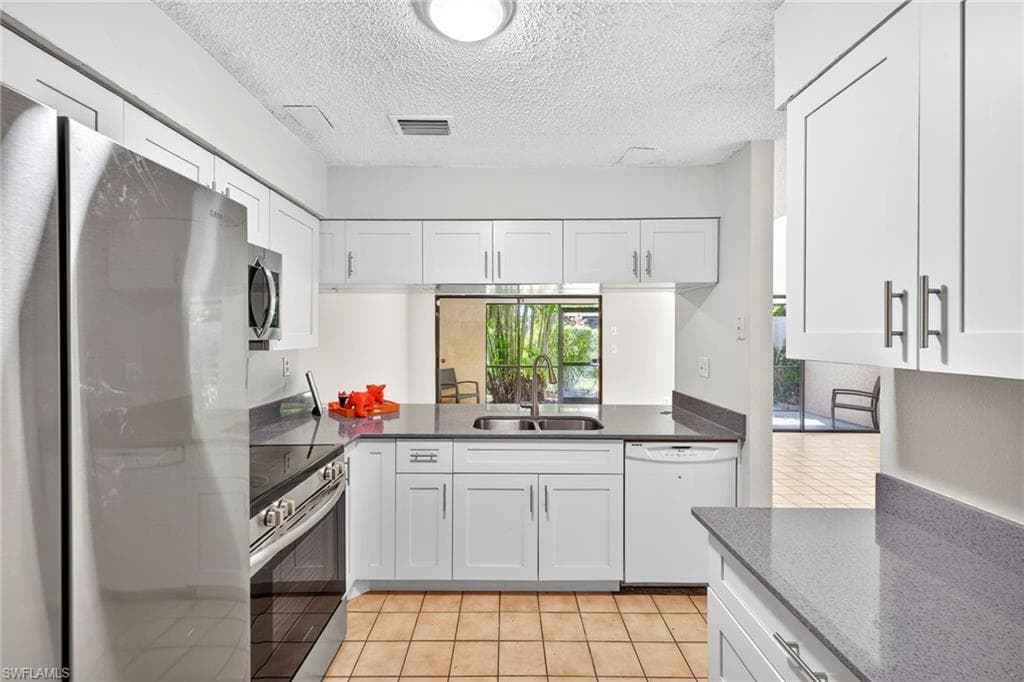 11653 Pointe Circle DR, FORT MYERS FL 33908-9