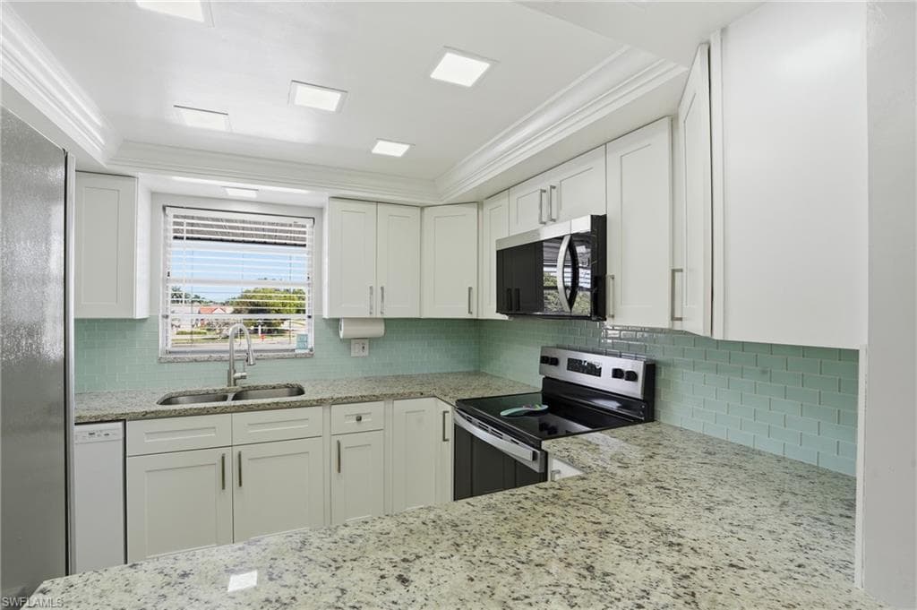 5435 Rattlesnake Hamm RD # 304, NAPLES FL 34113-4