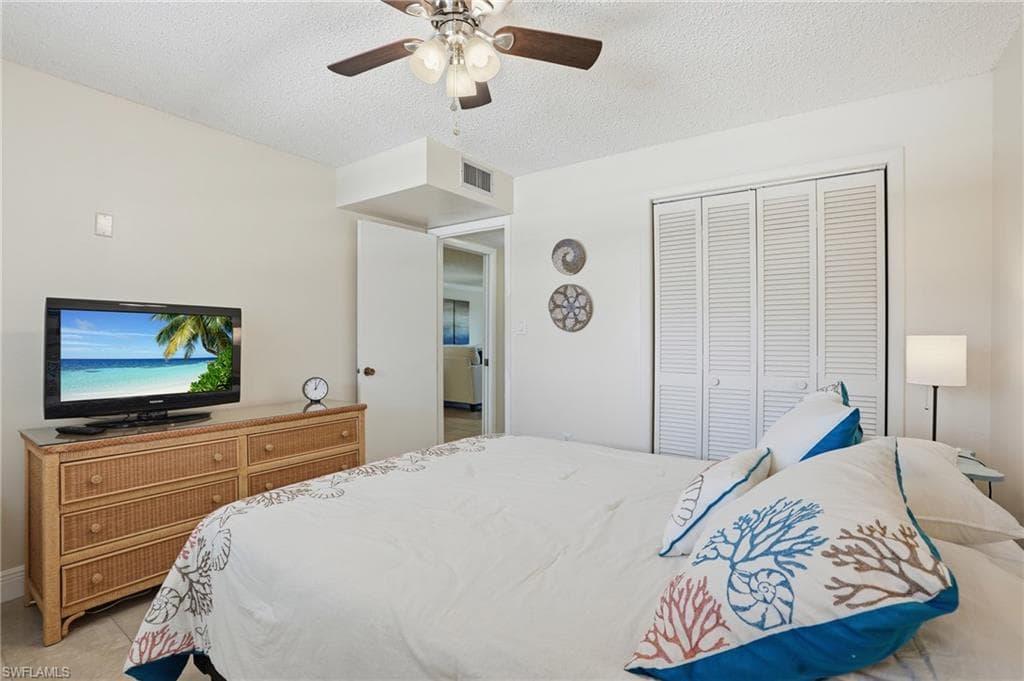5435 Rattlesnake Hamm RD # 304, NAPLES FL 34113-10