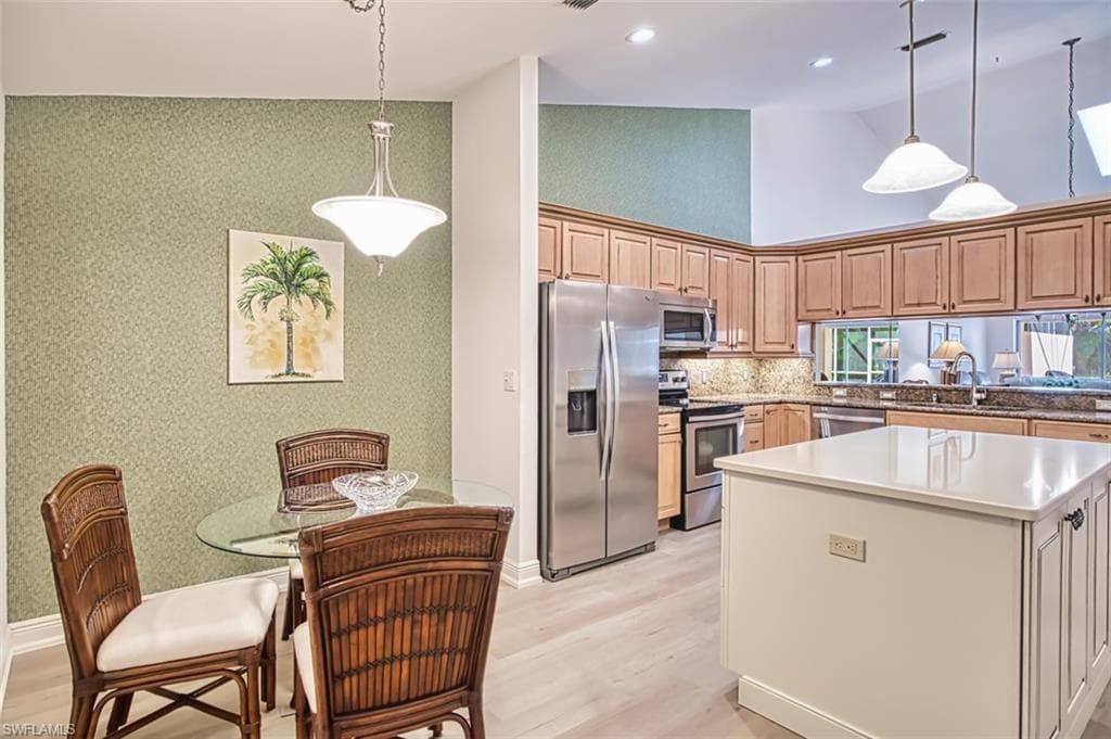 15193 Harbour Isle DR, FORT MYERS FL 33908-19