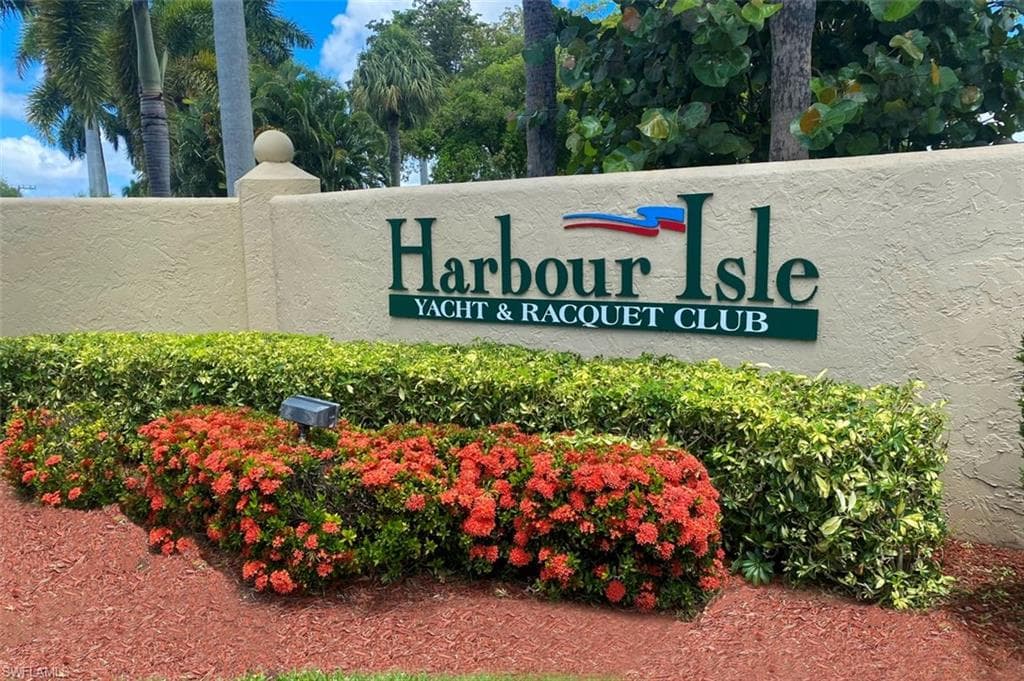 15193 Harbour Isle DR, FORT MYERS FL 33908-45