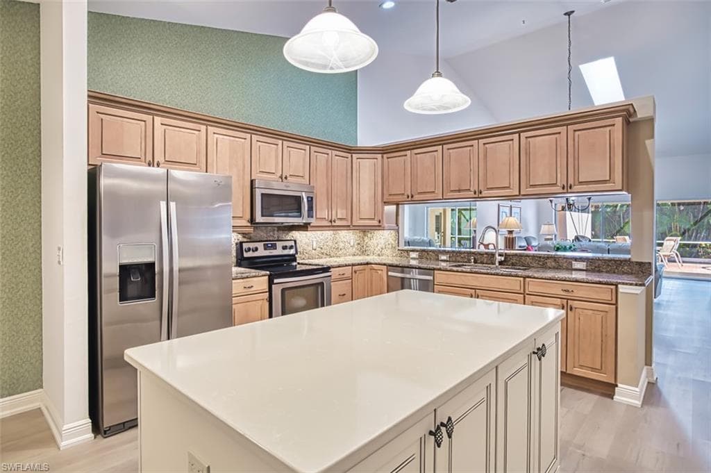 15193 Harbour Isle DR, FORT MYERS FL 33908-3