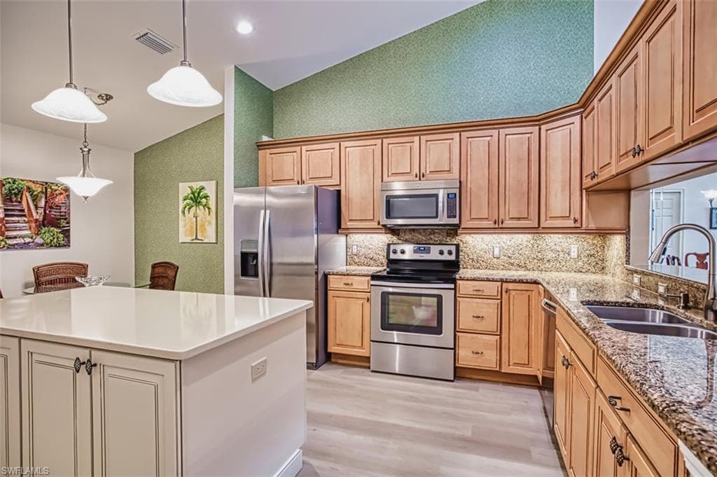 15193 Harbour Isle DR, FORT MYERS FL 33908-20