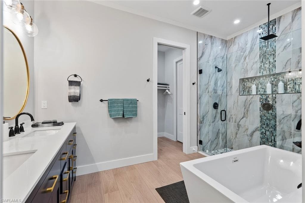 3552 Hibiscus AVE, NAPLES FL 34104-22