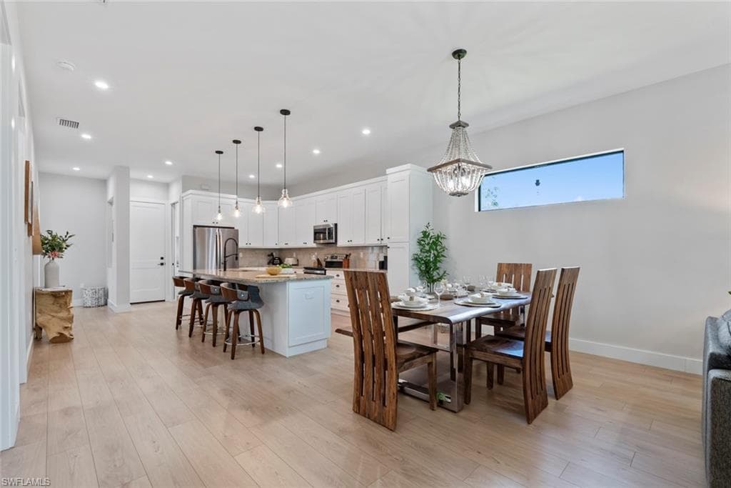 3552 Hibiscus AVE, NAPLES FL 34104-12