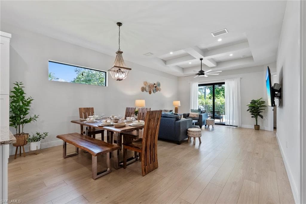 3552 Hibiscus AVE, NAPLES FL 34104-11