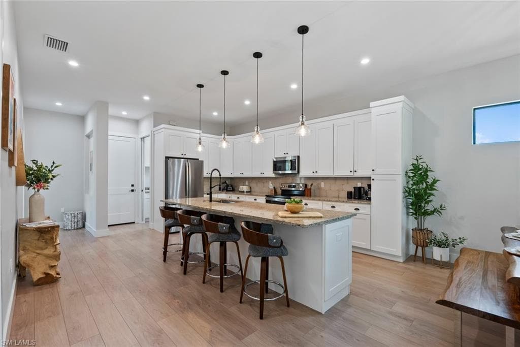 3552 Hibiscus AVE, NAPLES FL 34104-6