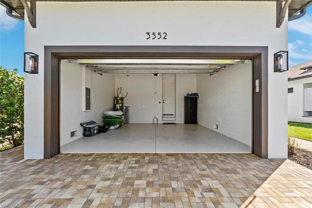 3552 Hibiscus AVE, NAPLES FL 34104-31