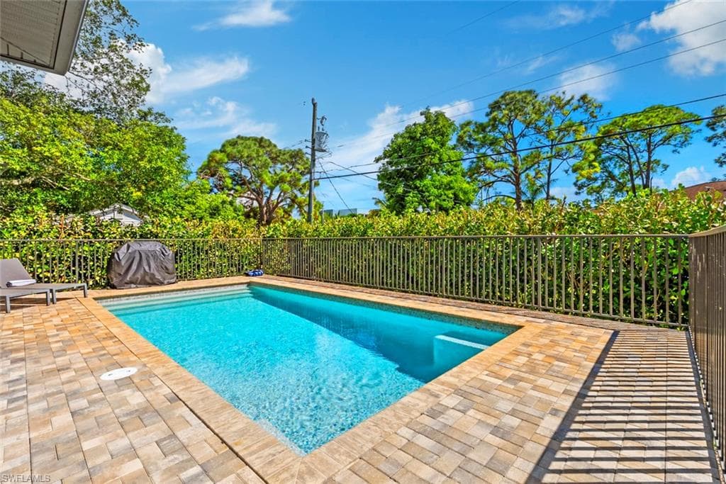 3552 Hibiscus AVE, NAPLES FL 34104-30