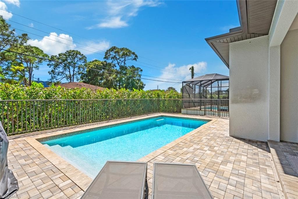 3552 Hibiscus AVE, NAPLES FL 34104-28