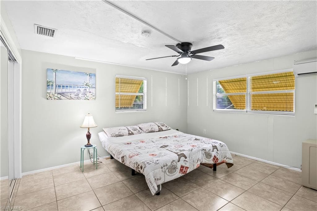 2248 Ephraim AVE, FORT MYERS FL 33907-22