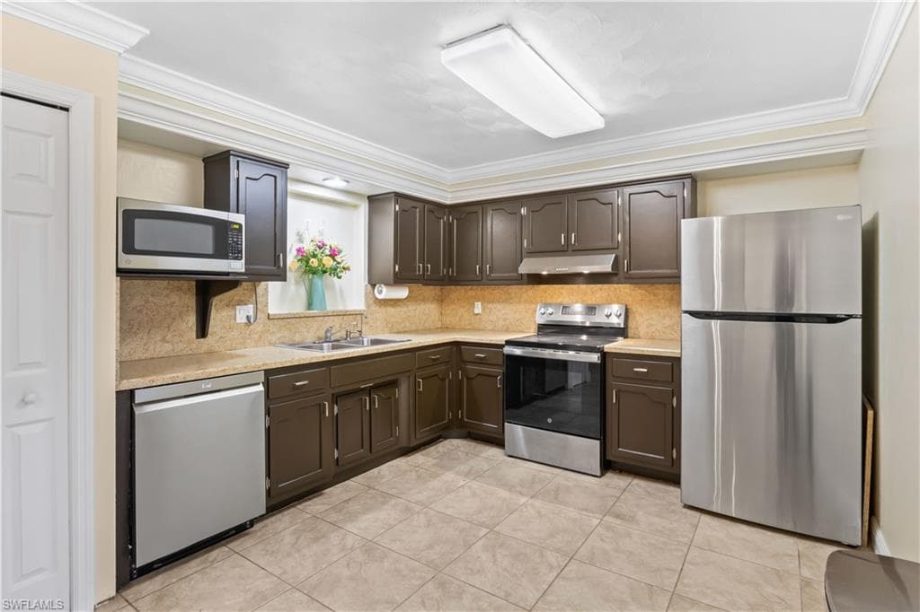 2248 Ephraim AVE, FORT MYERS FL 33907-11