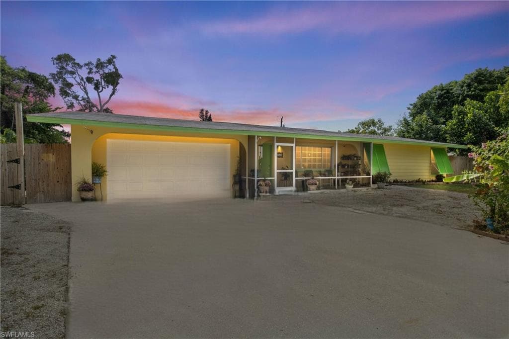 2248 Ephraim AVE, FORT MYERS FL 33907-2