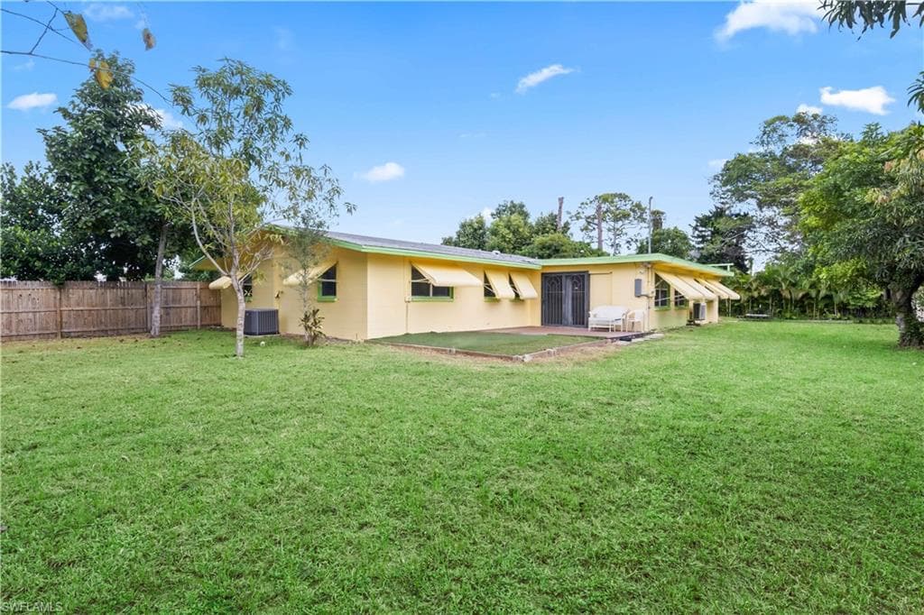 2248 Ephraim AVE, FORT MYERS FL 33907-14