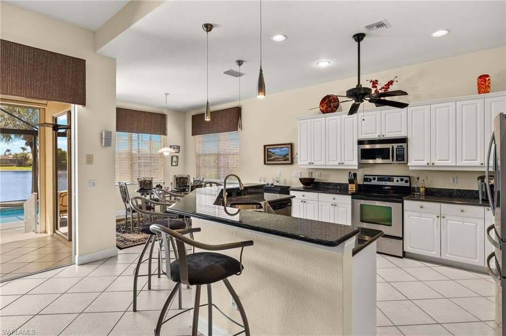 8913 Dartmoor WAY, FORT MYERS FL 33908-16