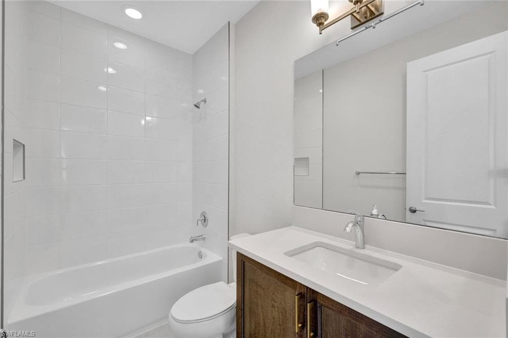 12704 Caballo CT, ESTERO FL 33928-19