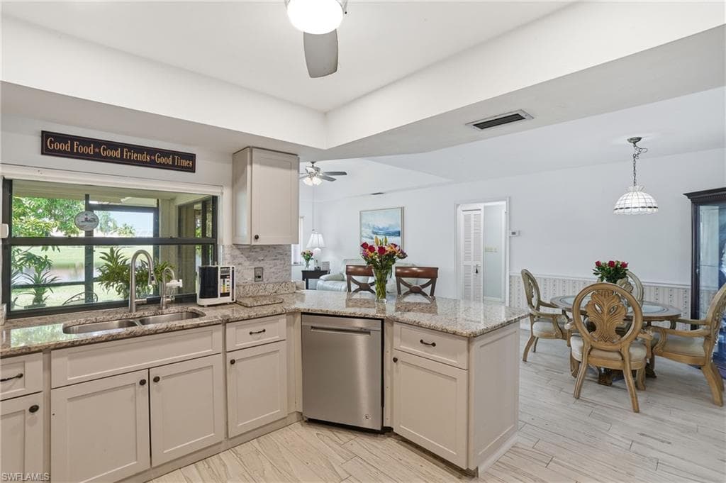 9542 Campbell CIR, NAPLES FL 34109-5