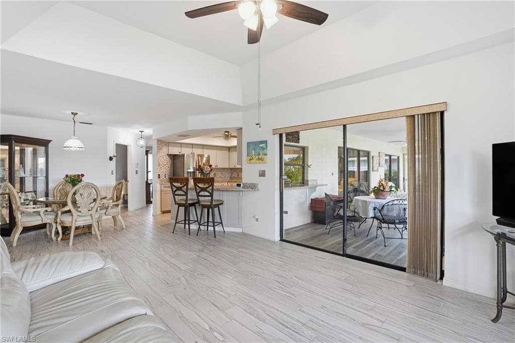 9542 Campbell CIR, NAPLES FL 34109-10
