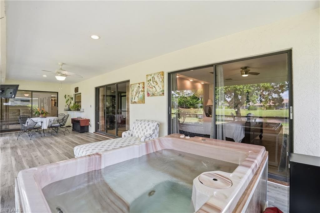 9542 Campbell CIR, NAPLES FL 34109-20