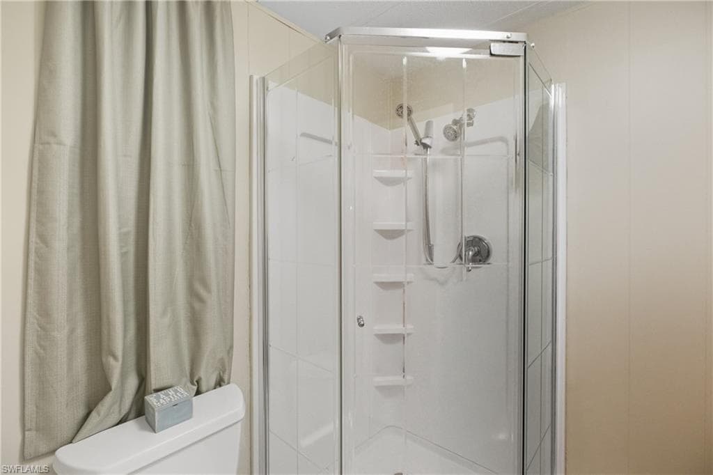 515 Blossom CT, NORTH FORT MYERS FL 33917-22