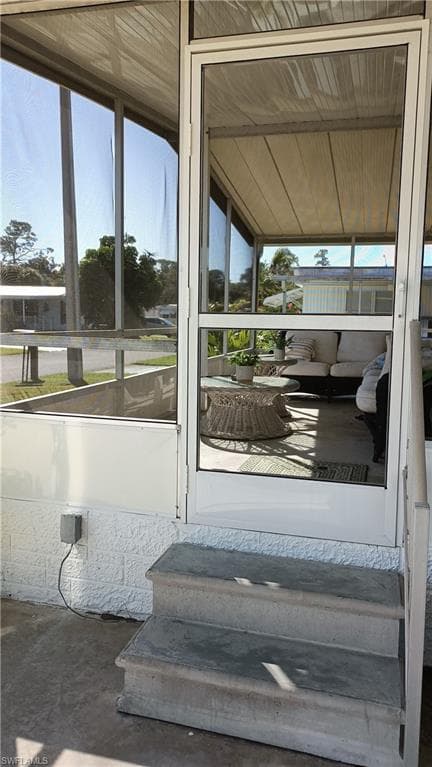 515 Blossom CT, NORTH FORT MYERS FL 33917-26