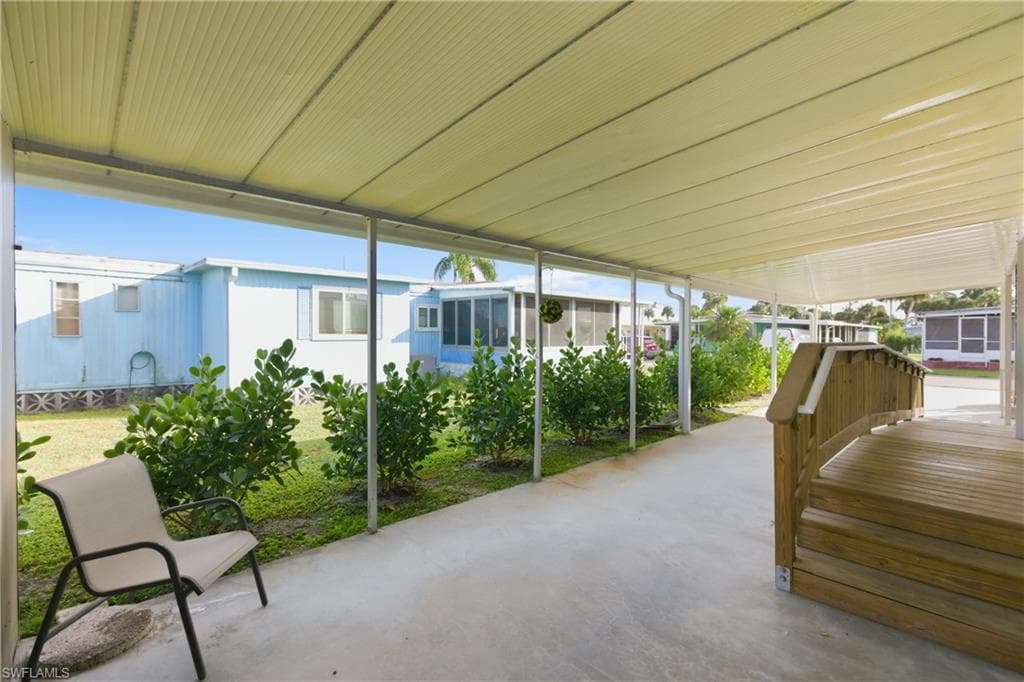 515 Blossom CT, NORTH FORT MYERS FL 33917-4