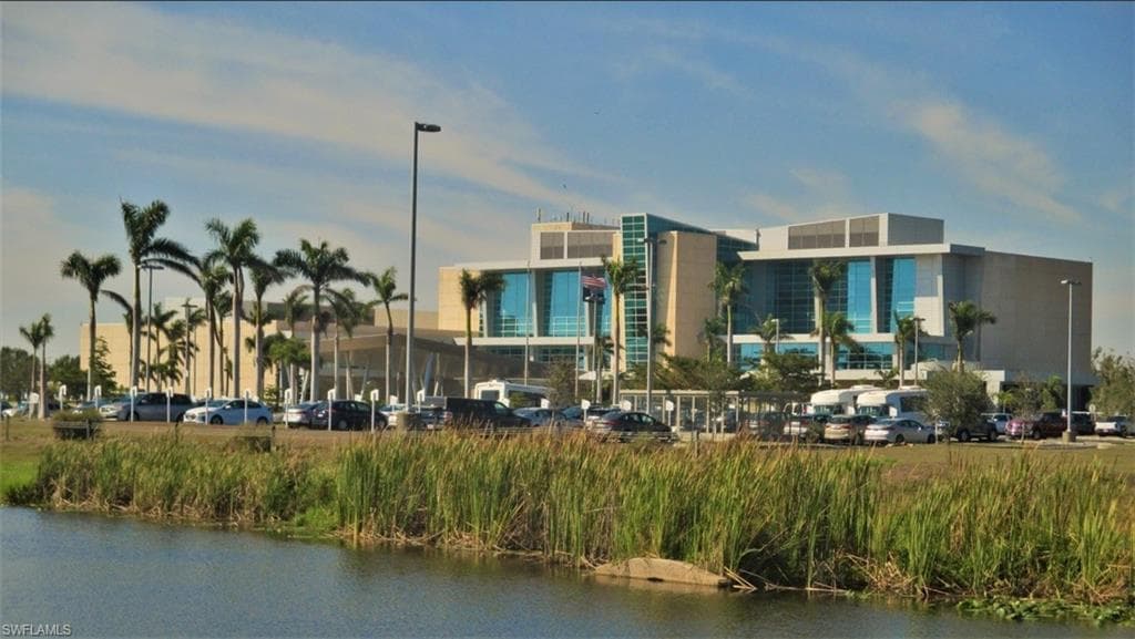 515 Blossom CT, NORTH FORT MYERS FL 33917-36