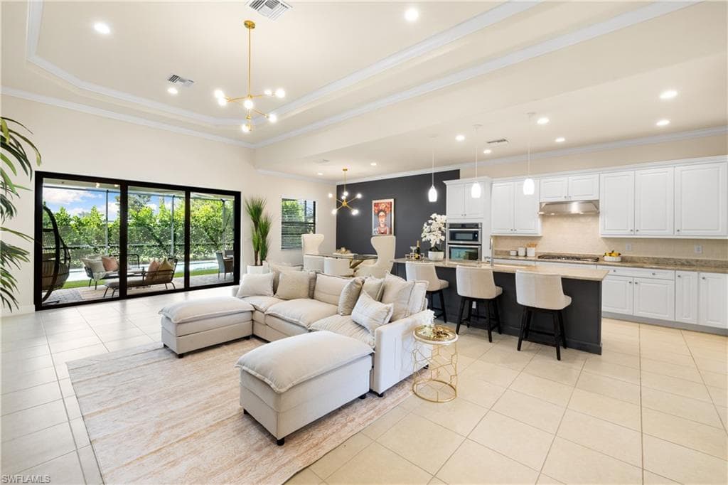10137 Florence CIR, NAPLES FL 34119-5