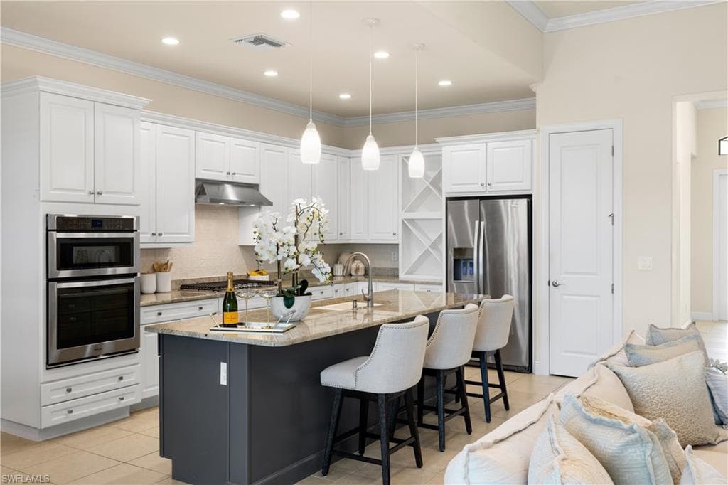 10137 Florence CIR, NAPLES FL 34119-11