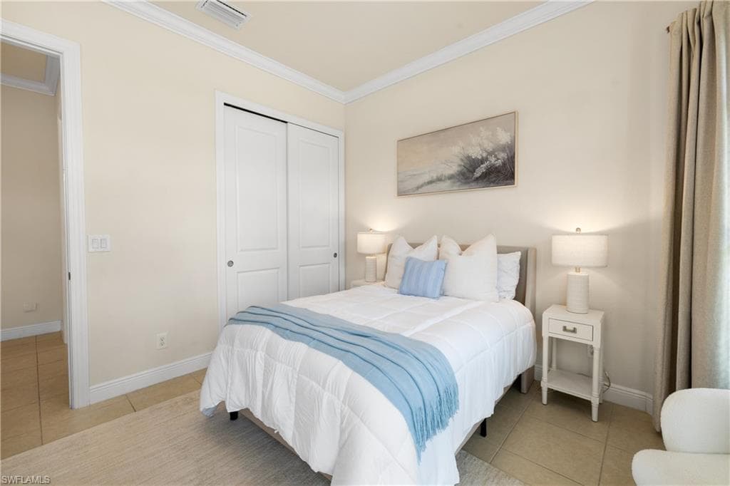 10137 Florence CIR, NAPLES FL 34119-21