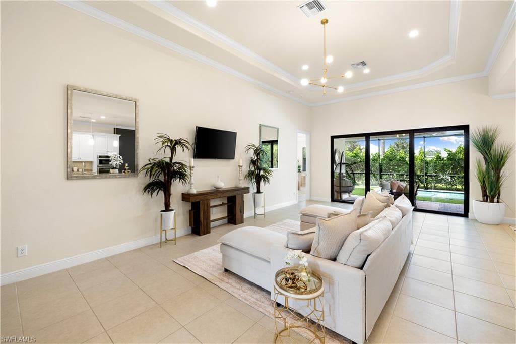 10137 Florence CIR, NAPLES FL 34119-4