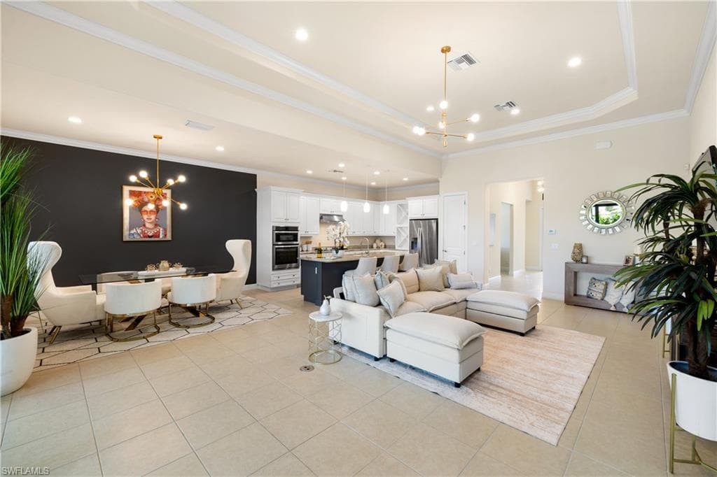 10137 Florence CIR, NAPLES FL 34119-9
