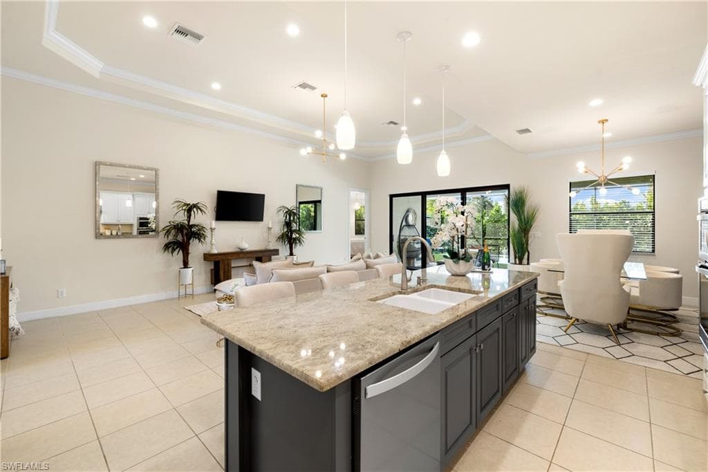 10137 Florence CIR, NAPLES FL 34119-7