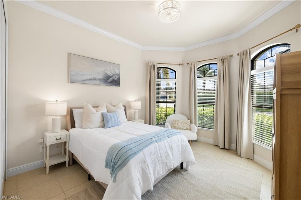 10137 Florence CIR, NAPLES FL 34119-20