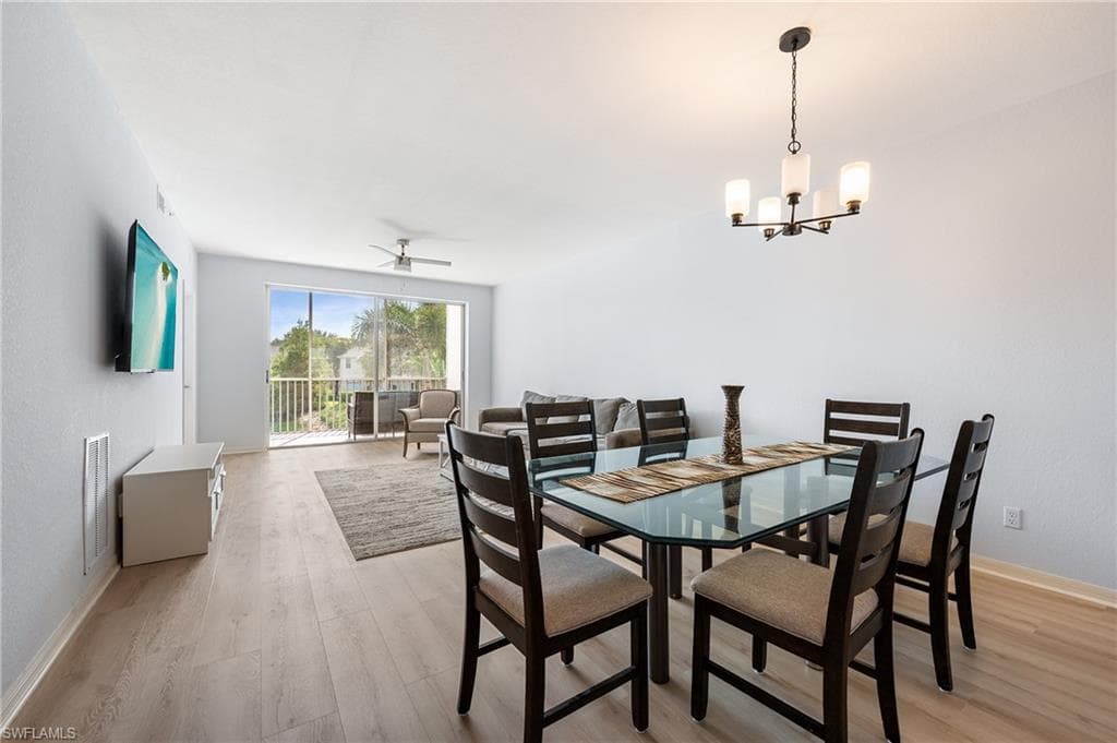 3250 Cypress Glen WAY # 413, NAPLES FL 34109-5