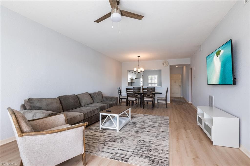 3250 Cypress Glen WAY # 413, NAPLES FL 34109-6
