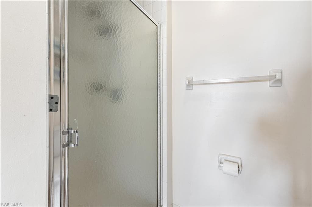 3250 Cypress Glen WAY # 413, NAPLES FL 34109-14