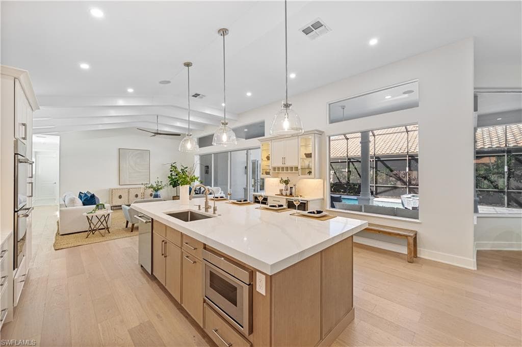 3133 Terramar DR, NAPLES FL 34119-10