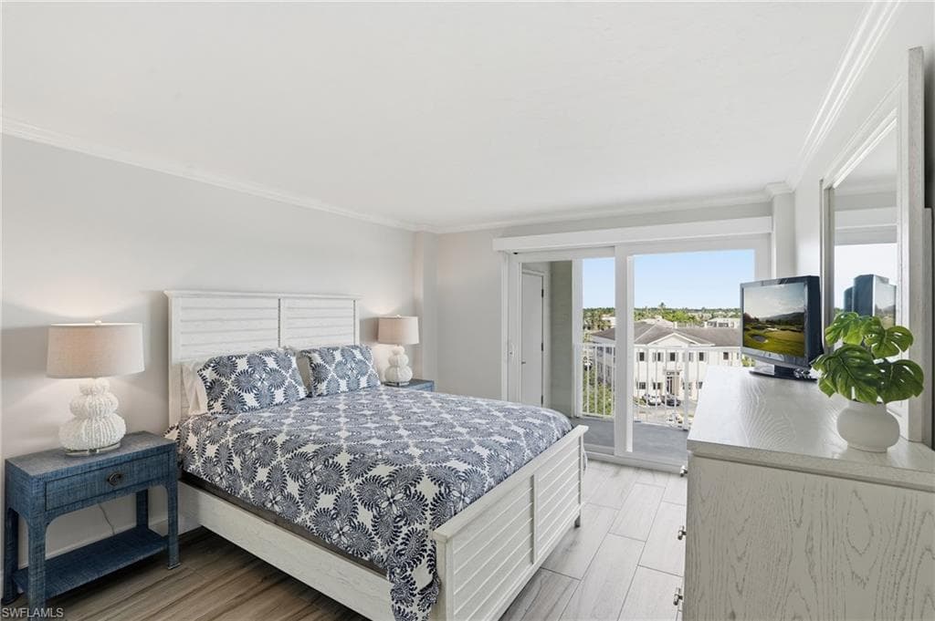 1300 Gulf Shore BLVD N # 603, NAPLES FL 34102-11