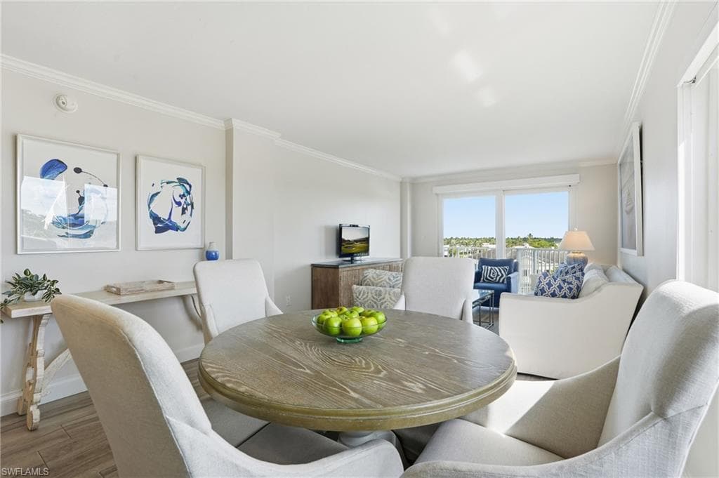 1300 Gulf Shore BLVD N # 603, NAPLES FL 34102-6