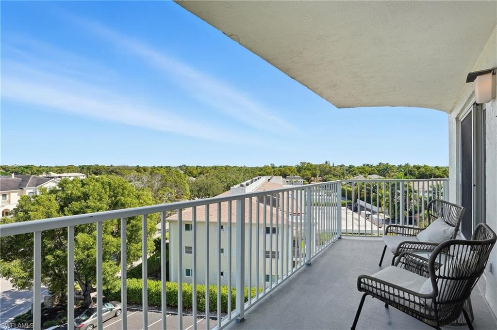 1300 Gulf Shore BLVD N # 603, NAPLES FL 34102-19