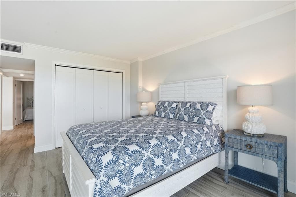 1300 Gulf Shore BLVD N # 603, NAPLES FL 34102-13
