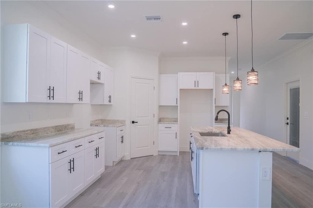 1416 Floral DR, FORT MYERS FL 33916-4