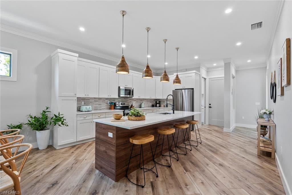 3530 Hibiscus AVE, NAPLES FL 34104-4