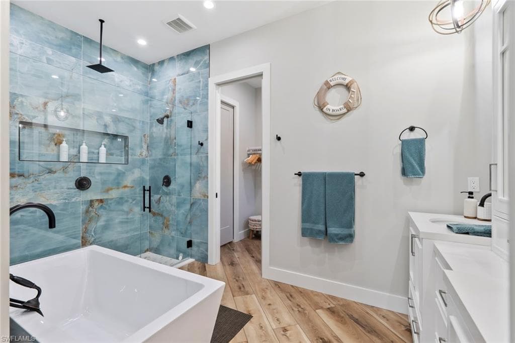 3530 Hibiscus AVE, NAPLES FL 34104-19