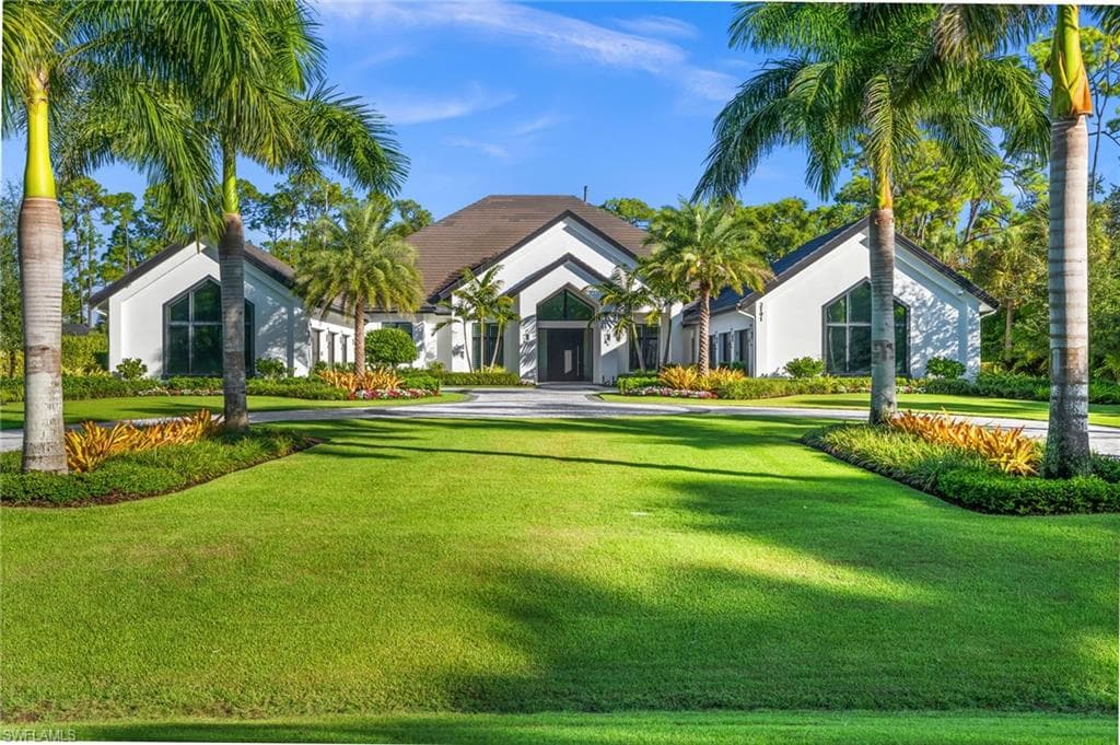 2191 Coach House LN, NAPLES FL 34105-1