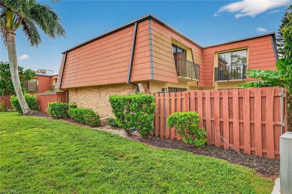 1544 Park Meadows DR # 4, FORT MYERS FL 33907-1